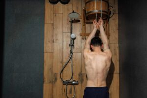 Ice Baths vs Cold Showers: Which is Right for You?